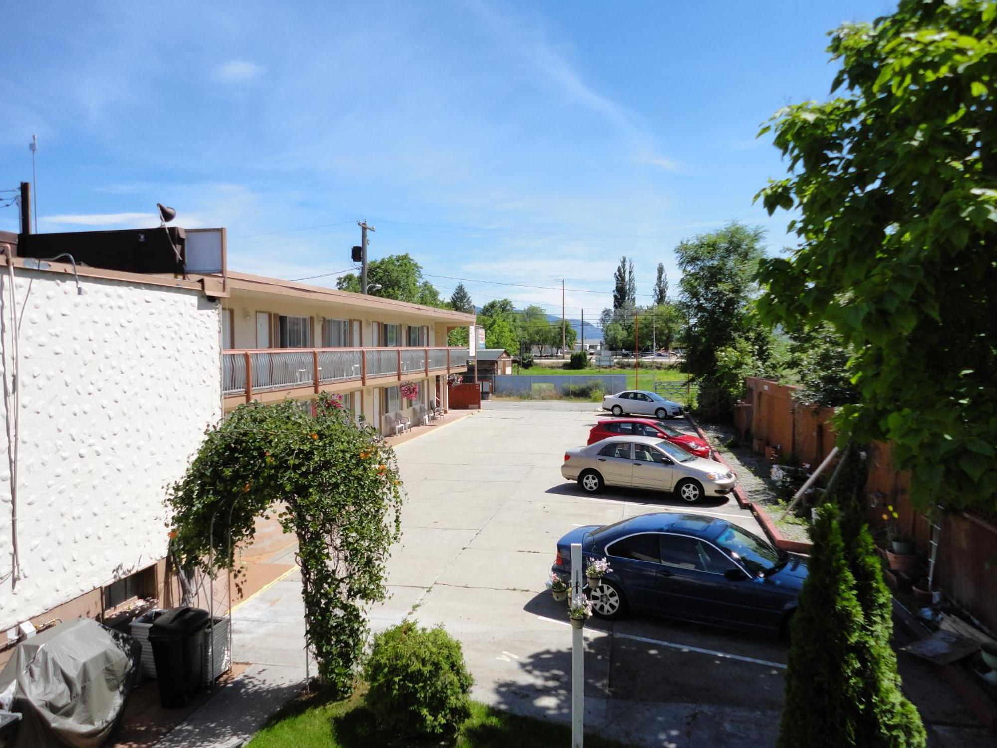 Bella Villa Resort Motel Osoyoos Exterior photo